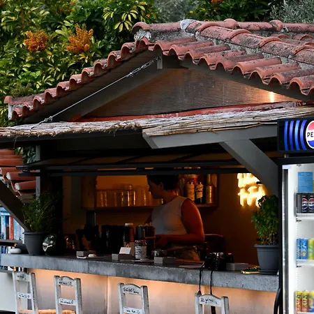 Aggelos Grand Ξενοδοχείο με διαμερίσματα Κουκουναριές