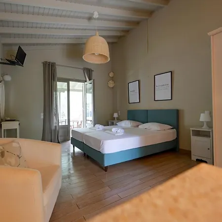 Aggelos Grand * Koukounaries